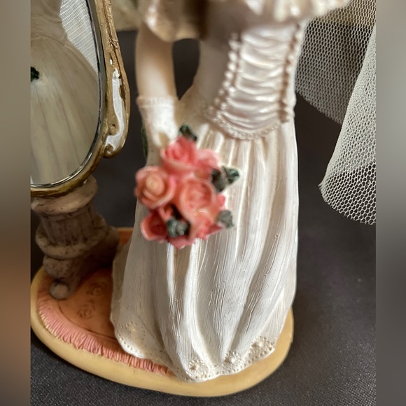 Vintage K’s Collection Beautiful Bride Resin Figurine Having One Last Look - Picture 10 of 11